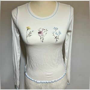 Stitch& pine Elegant Floral Embroidered White Long Sleeve Top